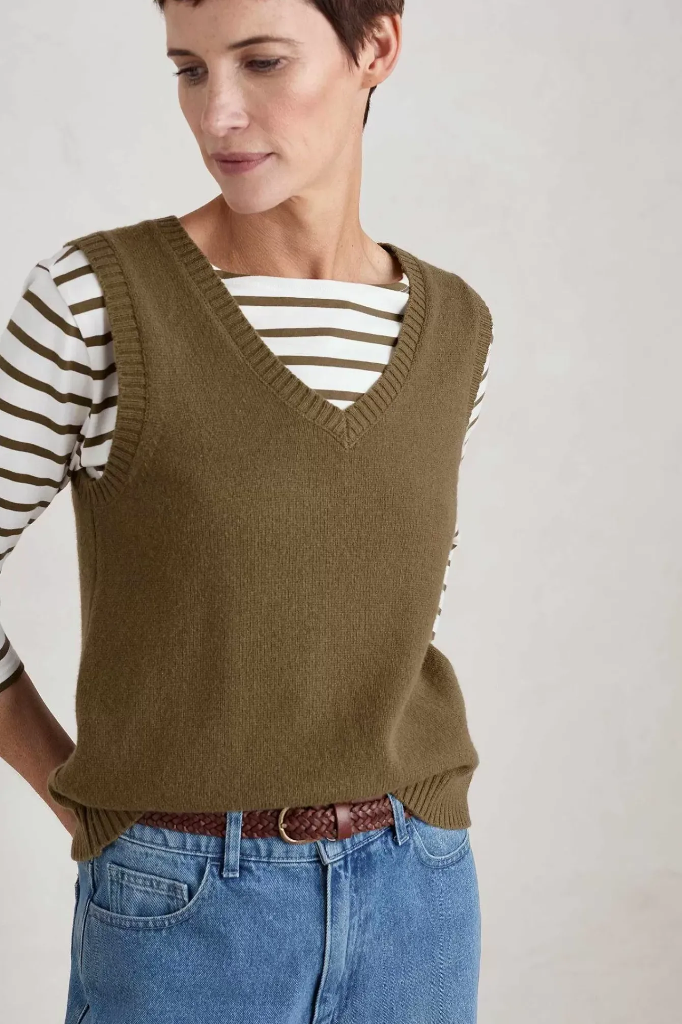 Seasalt Cornwall Knitwear<East View V-Neck Knitted Vest Laurel