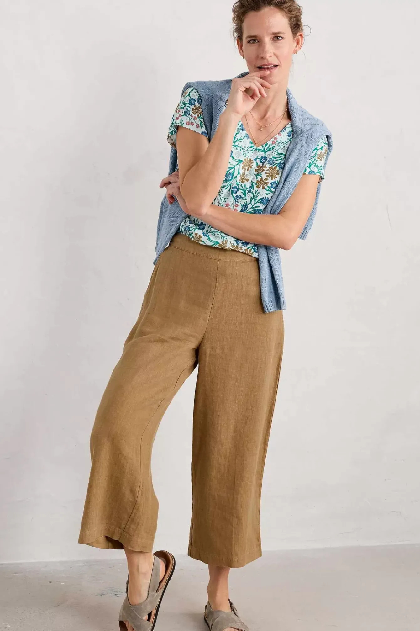 Seasalt Cornwall Tops<Studio Glass V-Neck Jersey Top Creekside Floral Chalk